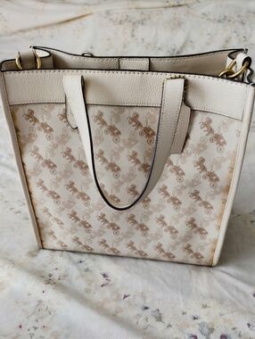 COACH Field Tote